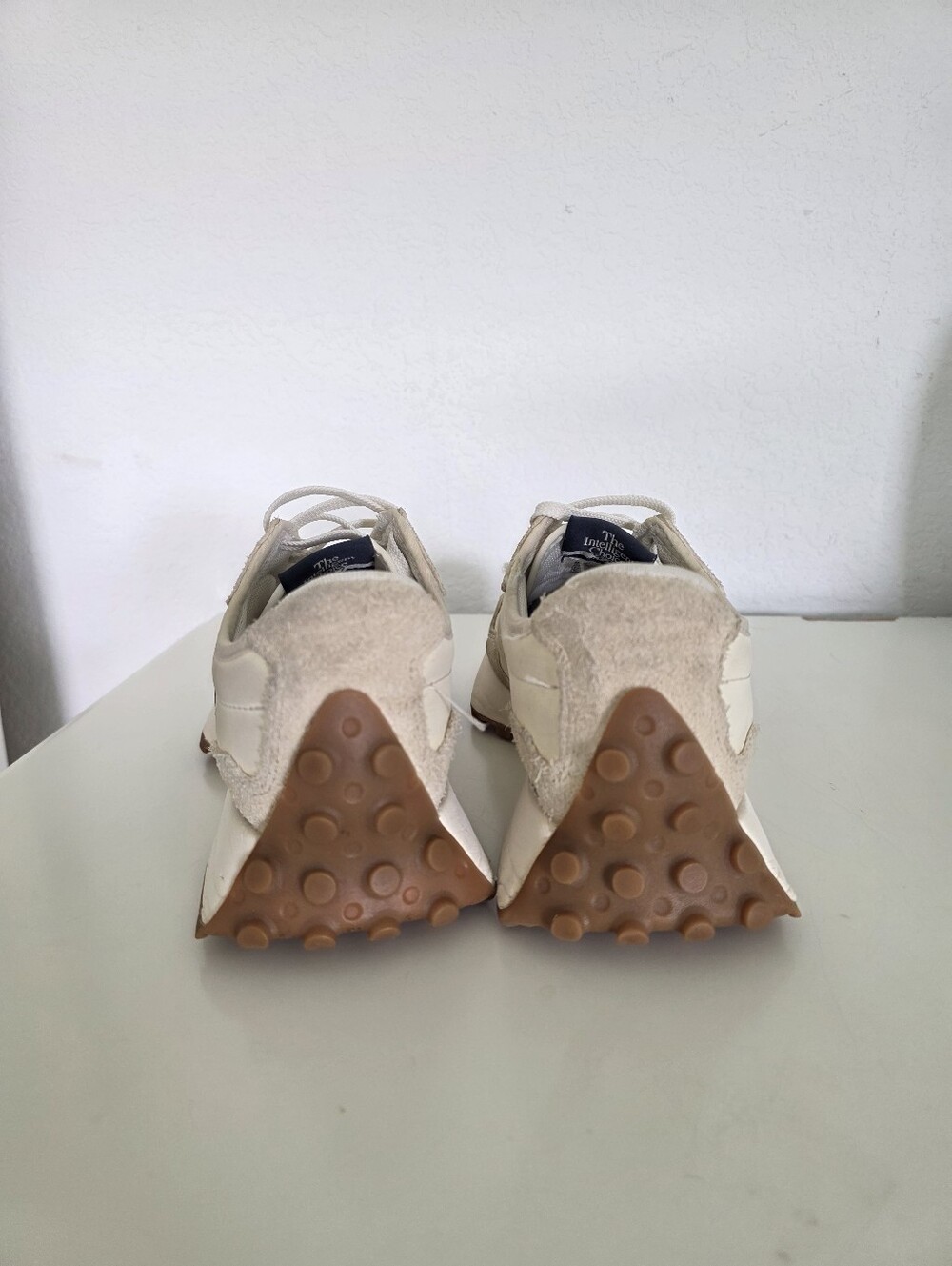 New Balance Beige Cream Sneakers with Navy Logo - Picture 6 of 6